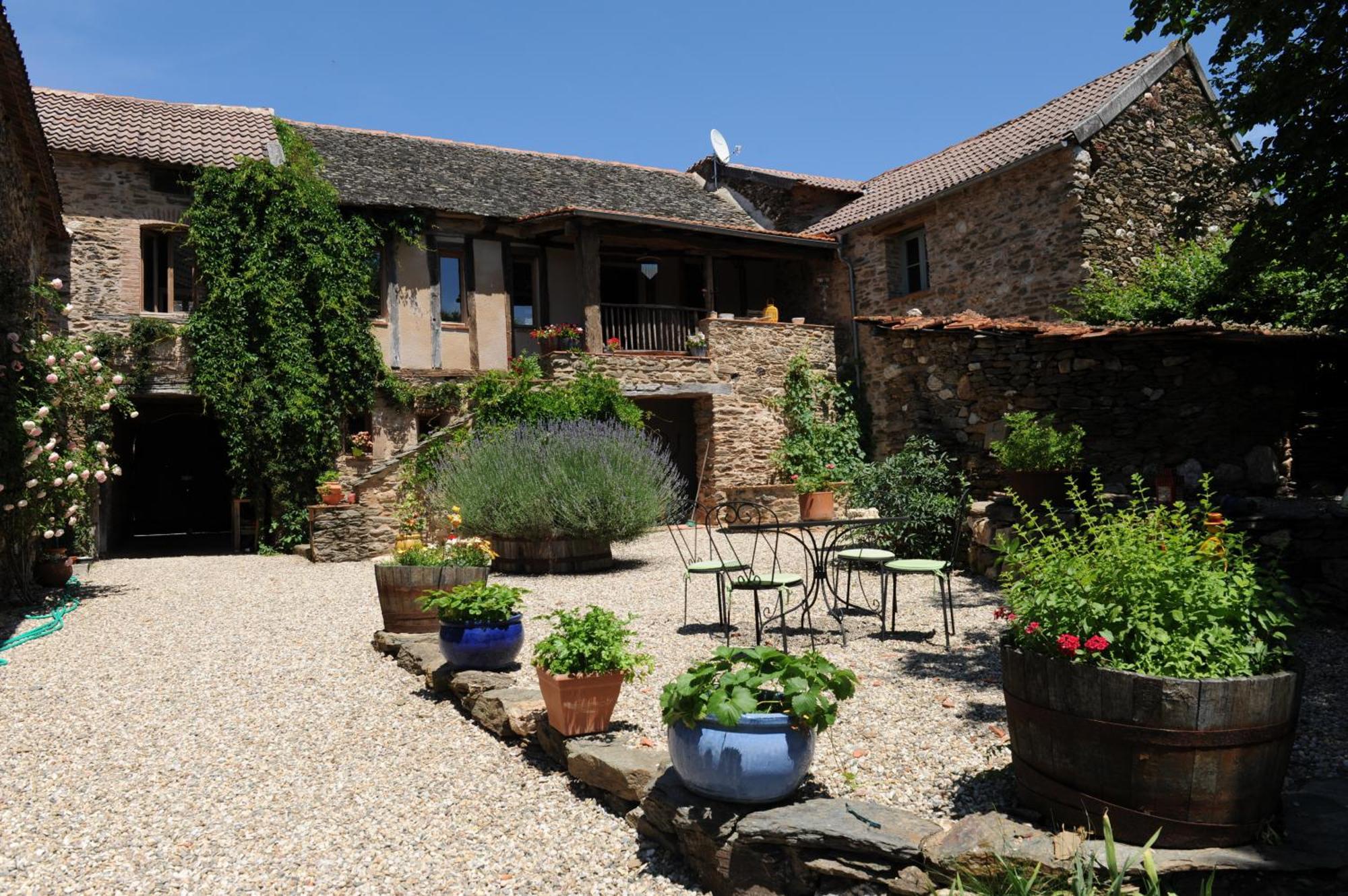 Chambres D'Hotes Le Puits D'Amour Mirandol-Bourgnounac Exterior foto